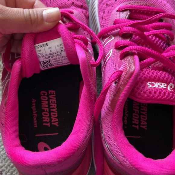 ASICS - Picture 3 of 3